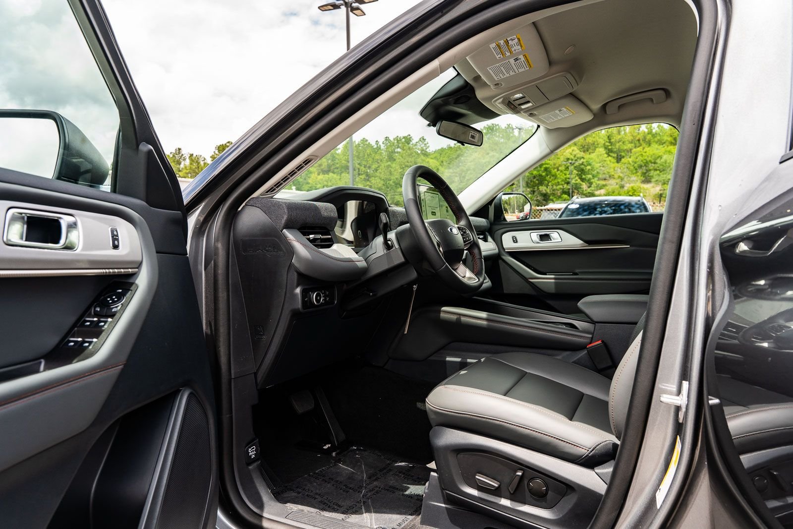 New 2026 Ford Explorer Active w/ Active Comfort Package RWD image 14