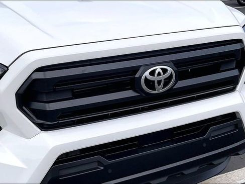 Used 2024 Toyota Tacoma SR image 30