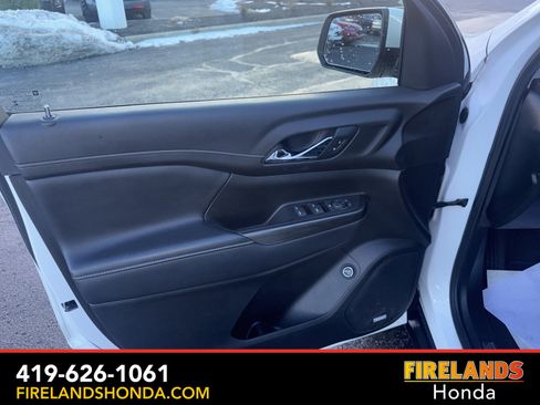 Used 2020 GMC Acadia SLT w/ Trailering Package image 12