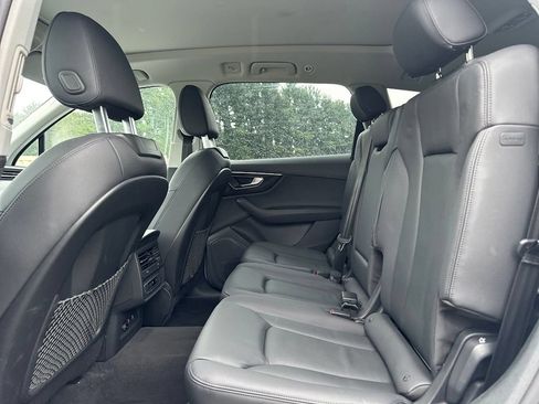 Used 2023 Audi Q7 3.0T Premium AWD/4WD image 22