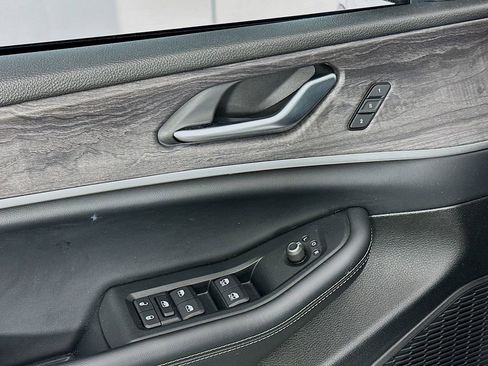 Certified 2024 Jeep Grand Cherokee L Limited w/ Luxury Tech Group II image 28