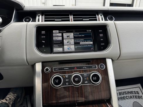 Used 2015 Land Rover Range Rover HSE image 16