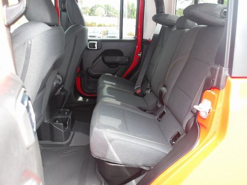 New 2025 Jeep Gladiator Sport image 19