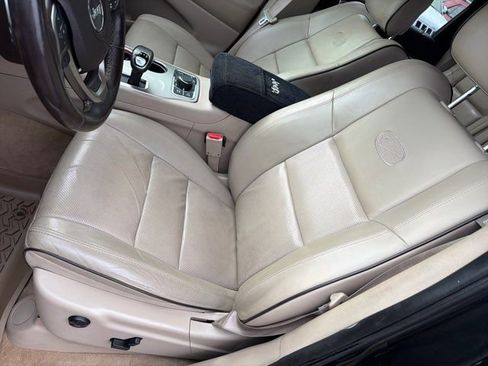 Used 2014 Jeep Grand Cherokee Overland w/ Advanced Technology Group AWD/4WD image 21