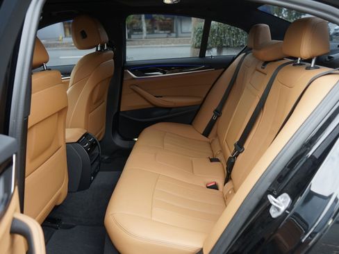 Used 2023 BMW 540i w/ M Sport Package image 22