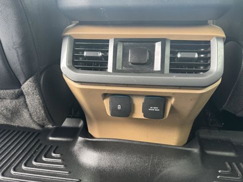 Used 2021 Ford F150 Lariat image 32