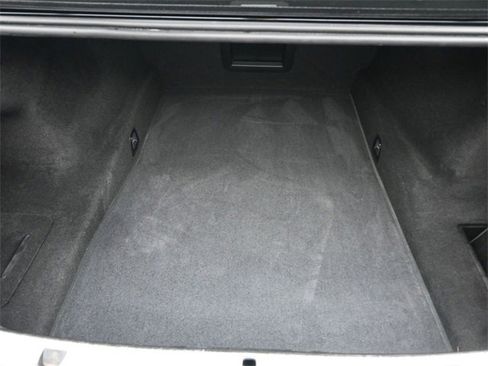 Used 2022 BMW 740i xDrive w/ M Sport Package image 27