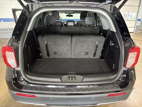 Used 2022 Ford Explorer XLT w/ Equipment Group 202A image 27