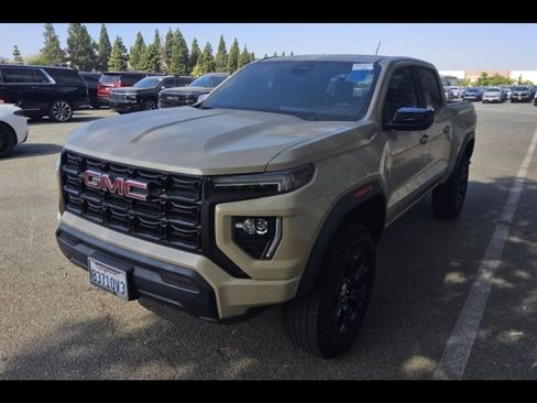 Used 2023 GMC Canyon Elevation RWD image 3