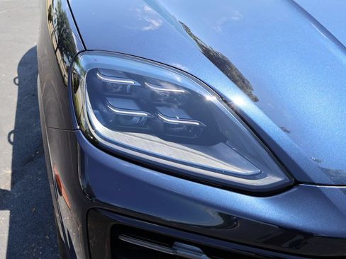 Certified 2026 Porsche Cayenne E-Hybrid Coupe AWD/4WD image 14