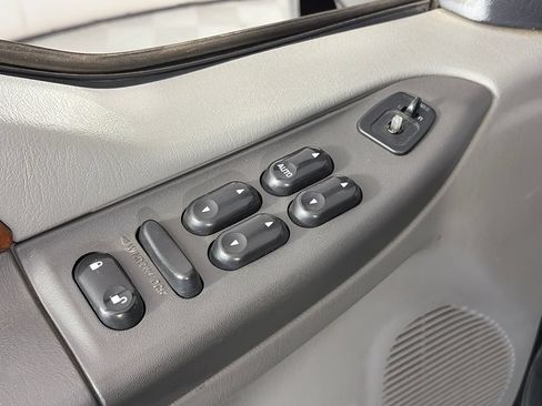 Used 2004 Ford F350 Lariat AWD/4WD image 22