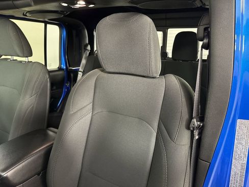 Used 2021 Jeep Gladiator Sport image 39