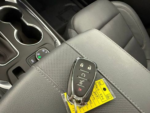 Used 2021 Chevrolet Traverse Premier w/ LPO, Floor Liner Package AWD/4WD image 33