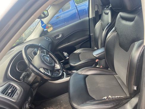 Used 2018 Jeep Compass Latitude w/ Popular Equipment Group AWD/4WD image 9
