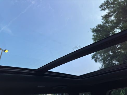 New 2025 Jeep Grand Cherokee L Limited w/ Luxury Tech Group II image 10