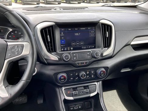 Used 2024 GMC Terrain SLT image 7