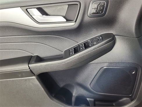 Used 2023 Ford Escape Platinum image 8