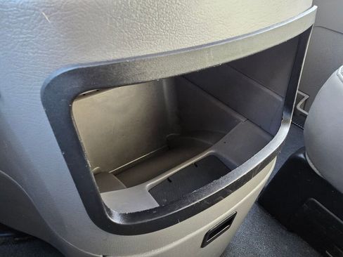 Used 2002 Ford E-250 and Econoline 250 E-250 image 25