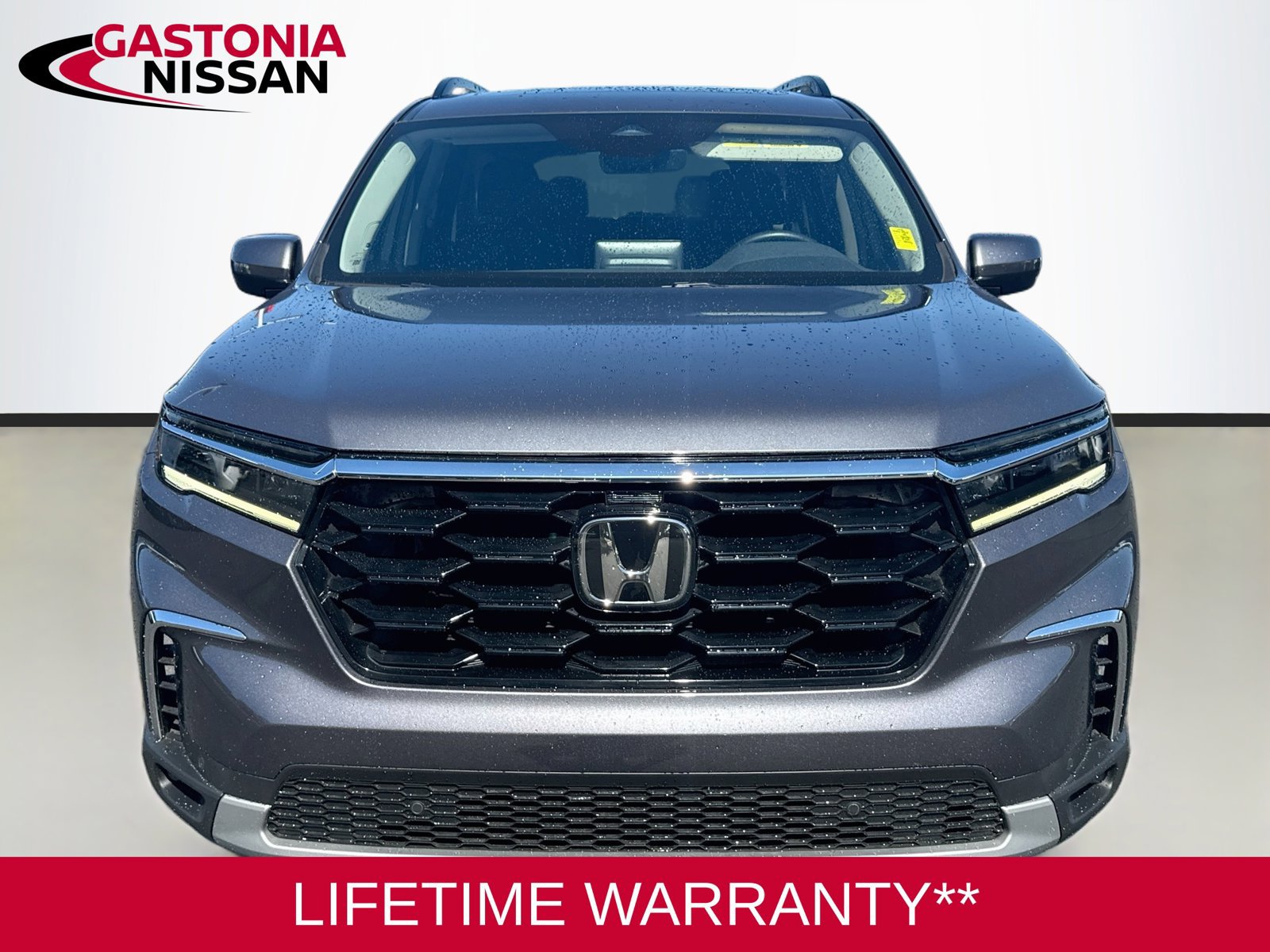 Used 2024 Honda Pilot Touring image 2