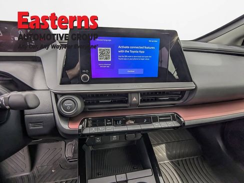 Used 2025 Toyota Prius Plug-In Hybrid image 10