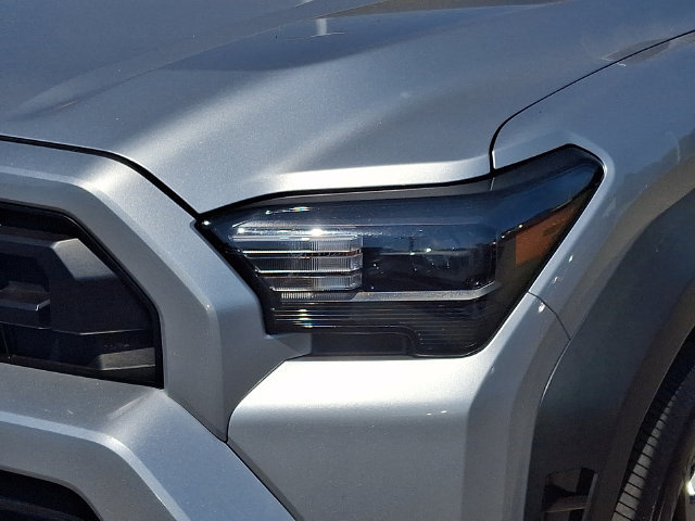 Used 2025 Toyota 4Runner SR5 AWD/4WD image 9