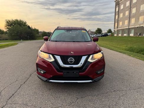 Used 2019 Nissan Rogue SV w/ Premium Package AWD/4WD image 12