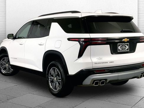 Used 2024 Chevrolet Traverse LT AWD/4WD image 11