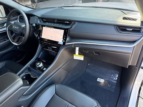 New 2026 Jeep Grand Cherokee Limited RWD image 33