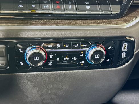 New 2026 GMC Sierra 1500 Elevation image 10