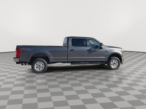Used 2019 Ford F250 XLT w/ Camper Package image 34