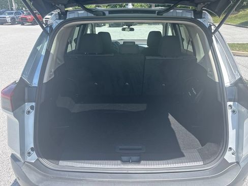 Used 2023 Nissan Rogue SV AWD/4WD image 5