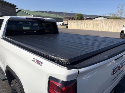 Used 2020 GMC Sierra 1500 Elevation w/ Elevation Value Package AWD/4WD image 11