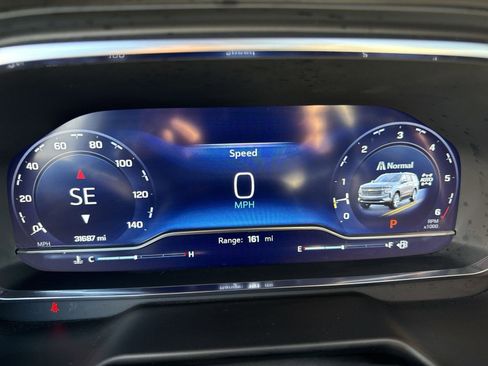 Used 2024 Chevrolet Suburban High Country image 16