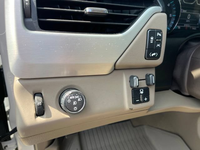 Used 2020 GMC Yukon XL SLT w/ Open Road Package RWD image 18