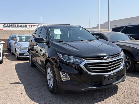 Used 2018 Chevrolet Equinox LT FWD image 2