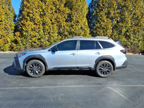 Used 2025 Subaru Outback Onyx Edition image 6