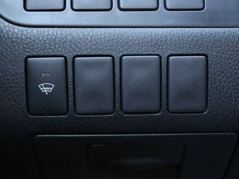 Used 2018 Toyota Highlander Plus w/ Carpet Mat Package (TMS) AWD/4WD image 22