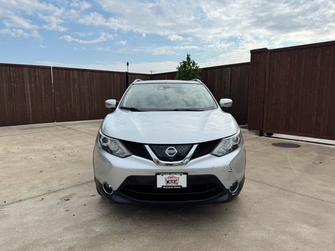 Used 2018 Nissan Rogue Sport SL w/ SL Premium Package FWD image 1