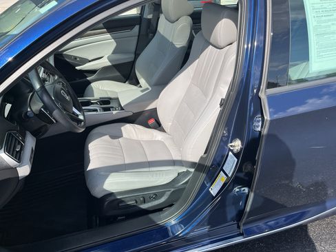 Used 2018 Honda Accord Touring image 31