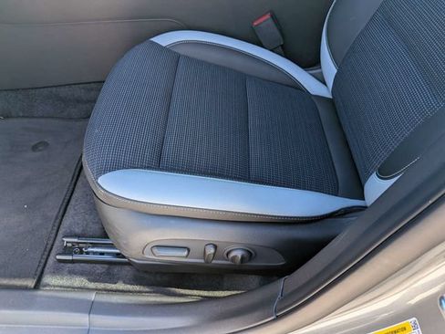 Used 2024 Buick Envista Sport Touring w/ Convenience I Package FWD image 21