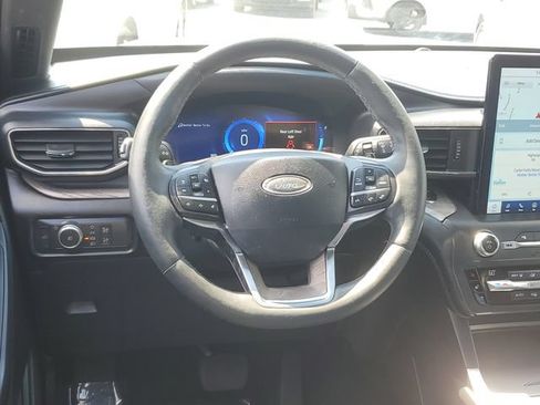 Used 2020 Ford Explorer Platinum w/ Premium Technology Package AWD/4WD image 12