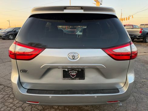 Used 2015 Toyota Sienna XLE Premium image 9
