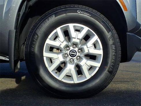 Used 2024 Nissan Frontier SV w/ SV Convenience Package image 9