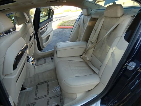 Used 2016 BMW 750i xDrive image 57