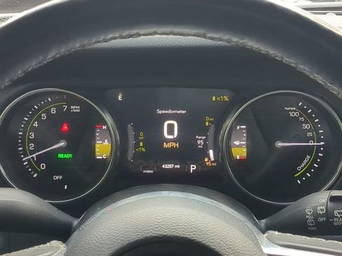 Used 2022 Jeep Wrangler Unlimited Sahara w/ Cold Weather Group AWD/4WD image 31