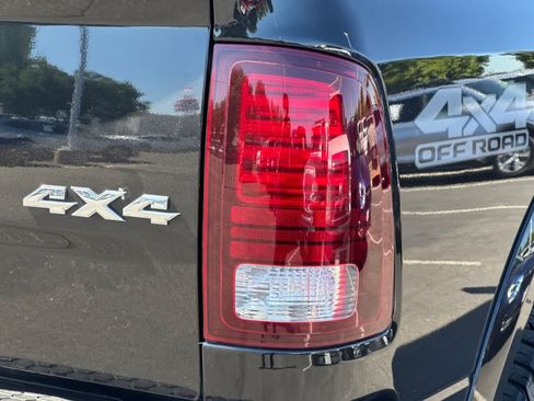 Used 2018 RAM 2500 Laramie w/ Sport Appearance Group AWD/4WD image 30