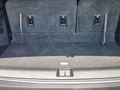 Certified 2025 Chevrolet Traverse LT FWD image 35