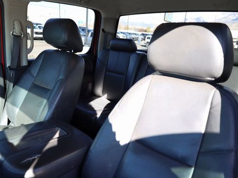 Used 2014 GMC Sierra 3500 SLT w/ SLT Convenience Package image 17