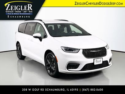 Used 2023 Chrysler Pacifica Touring-L w/ S Appearance Package