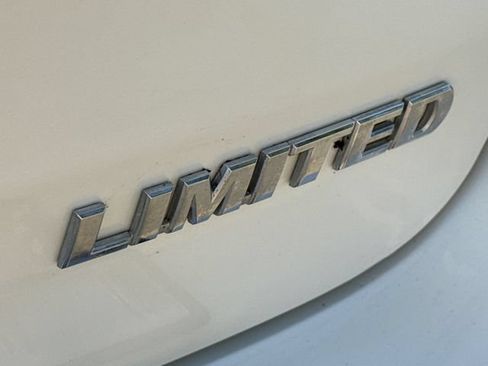 Used 2017 Toyota Highlander Limited FWD image 10